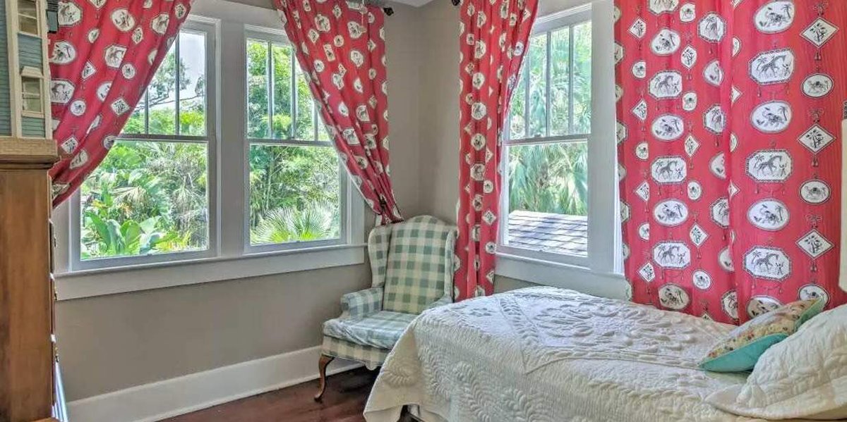 PPlaceInn's tweet image. Historic Sanford 2-bed Live Oak Cottage parkplaceinnandcottages.com/rooms/class/li… #sanfordvacationrental #sanfordfl