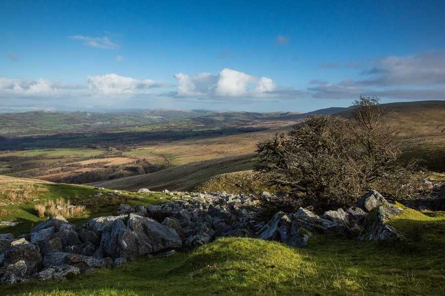 #DidYouKnow that 20% of #Wales is designated as a #NationalPark? Find out more fun #facts here: buff.ly/2s2hXk6 #NationalParksWeek