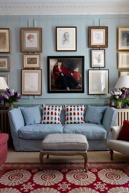 _houseandgarden's tweet photo. How to hang pictures - 5 rules you need to know: https://t.co/J4IWSb9ALO https://t.co/LBZpsQhgTT