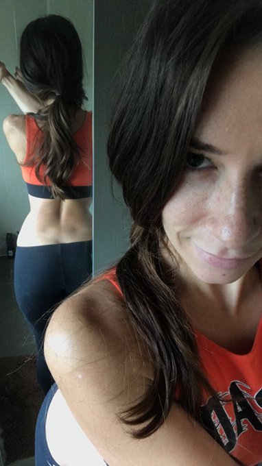 When she has a lil waist and those back dimples😍🔥 Follow my Snapchat: Cassasslive https://t.co/gifl3<a href="/tag/heels"class="tags"><span>#heels</span></a><a href="/tag/footfettish"class="tags"><span>#footfettish</span></a><a href="/tag/pantyhoes"class="tags"><span>#pantyhoes</span></a>