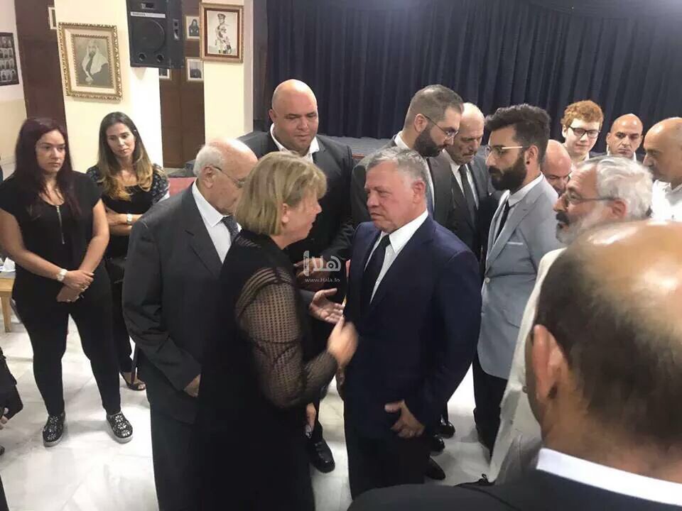Deema22's tweet photo. سيدنا معزيا ال حمارنة 
بشهيدهم الدكتور بشار الحمارنة #الاردن https://t.co/q2pIryQm1s