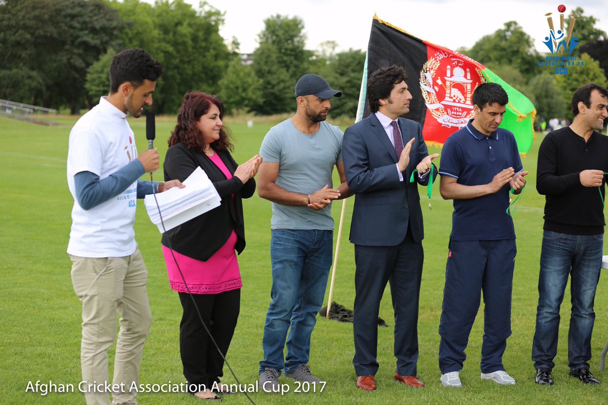 AfghanCricket_A's tweet photo. Winners receiving trophy 🏆 and medals from our guests, #ACAcup2017 champions are #Noshaq team, congratulations 🎉 🏏🇦🇫 #acauk https://t.co/5JDzdIhH9e