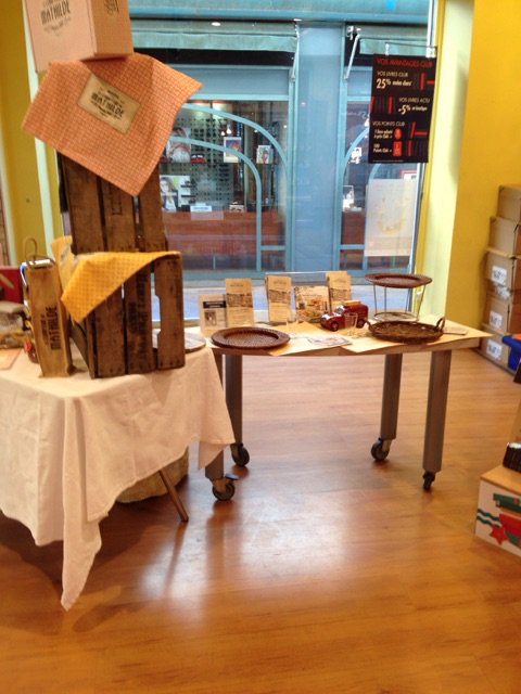 FranceLoisirs's tweet photo. Tout est prêt pour la #dégustation de cet après-midi à #Ales. #comptoirdemathilde https://t.co/A64lcviiz7