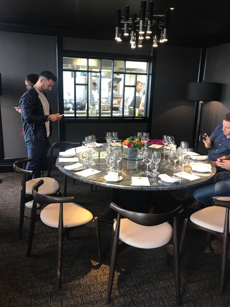 MikeJones196's tweet photo. Chefs table at city central for @arrowsdigital lunch club https://t.co/xsW2M3XlOC