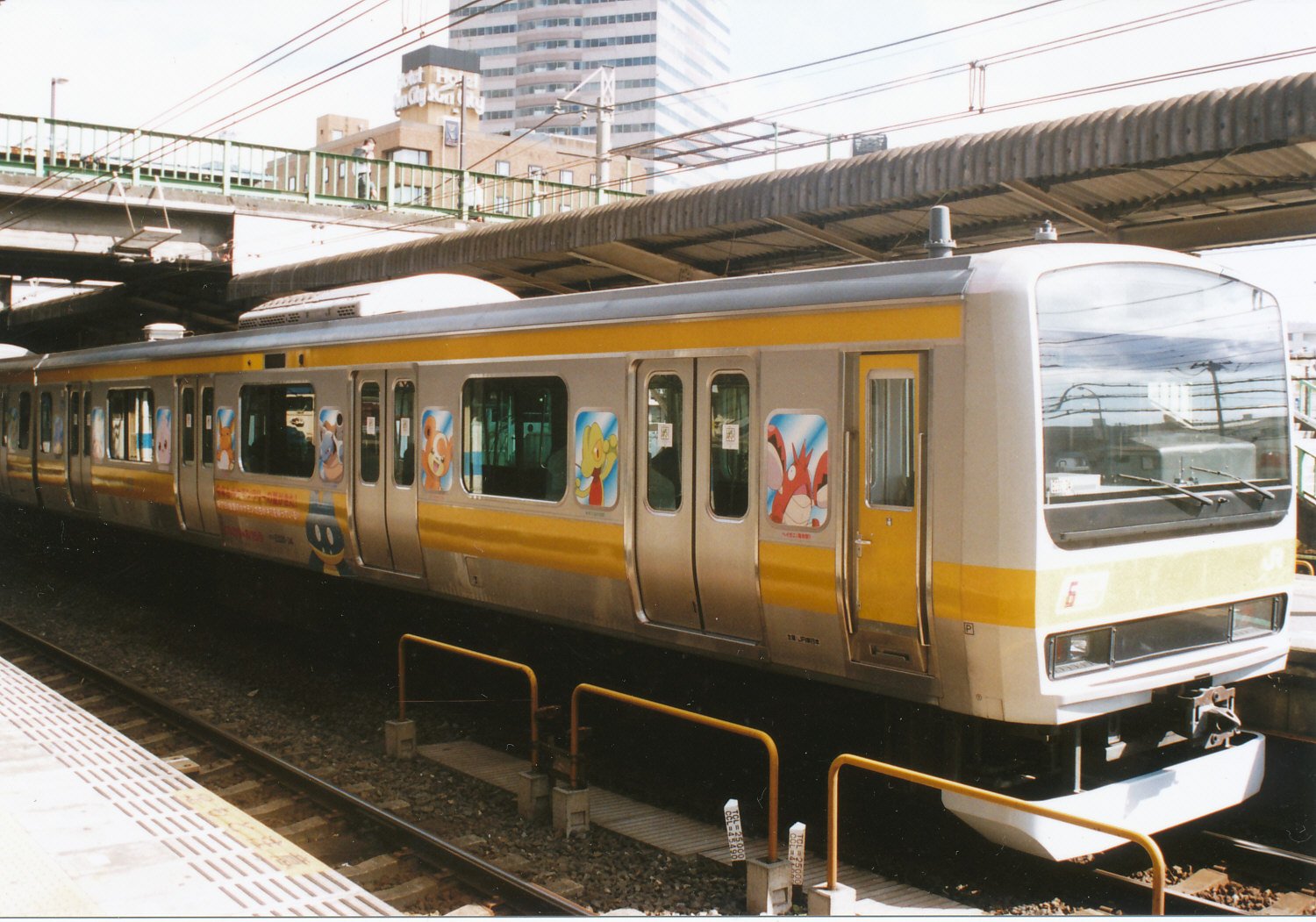 Twitter এ 八ミツレモン 夏休みだし今年は山手線ポケモン トレインやらないのかな って思って調べてたら今年はどころかもう久しくやってないという事実 なお04年だけは総武線ミツb34で実施 この年は 裂空の訪問者 デオキシス 大して撮ってないのか写真があまり