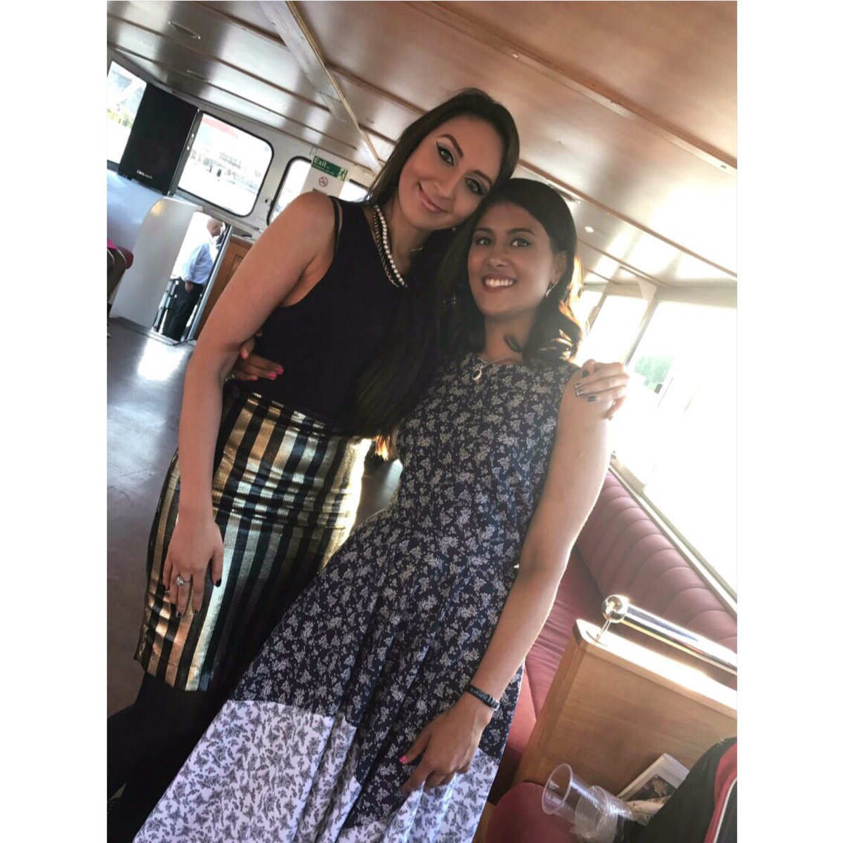 Zia_Lola786's tweet photo. Shailja!! #mafriend #riverthames https://t.co/ZL4aJdnOlF
