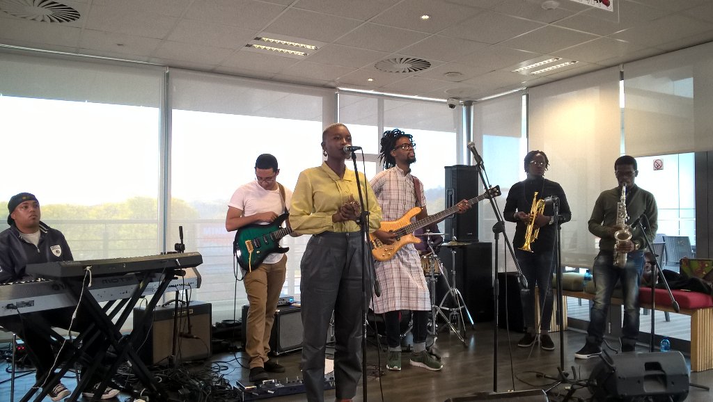 AyobVania's tweet photo. #BandaBanda &amp; @TheCrocodilesProject #LiveAndUnplugged on #Kayasette w/ @ProVerbMusic. We call this work every Friday https://t.co/M6MPOIkVH7