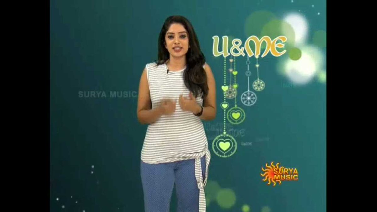iam_strganesh's tweet photo. Good evening azhagi😍 @vj_diya Looking stylish today❤ #YouAndMe #SuryaMusic #Monday2Friday #5PM🕔 https://t.co/uEnHFDEMms