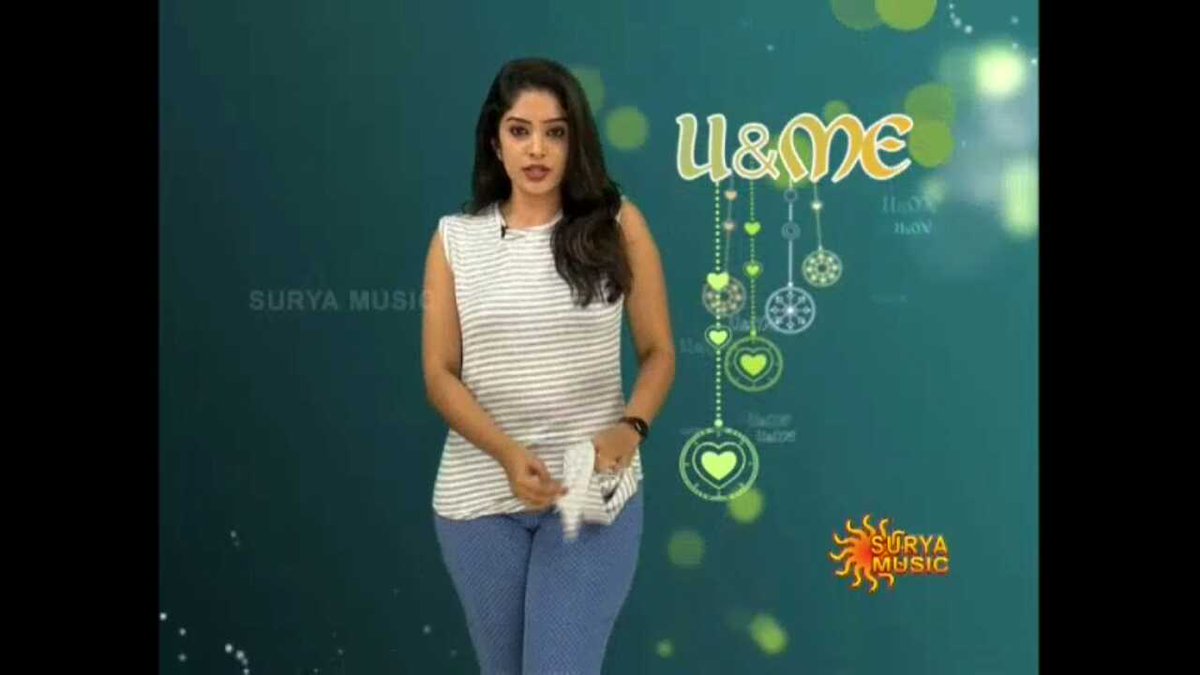 iam_strganesh's tweet photo. Good evening azhagi😍 @vj_diya Looking stylish today❤ #YouAndMe #SuryaMusic #Monday2Friday #5PM🕔 https://t.co/uEnHFDEMms