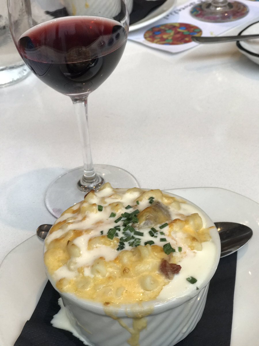 FoodieSplurge's tweet photo. We had such a fabulous time at @Cheesetique Everything was delicious! #goodeats #foodie #Splurge #wine #cheese #happyhour #arlington https://t.co/d0EKRHEdTo