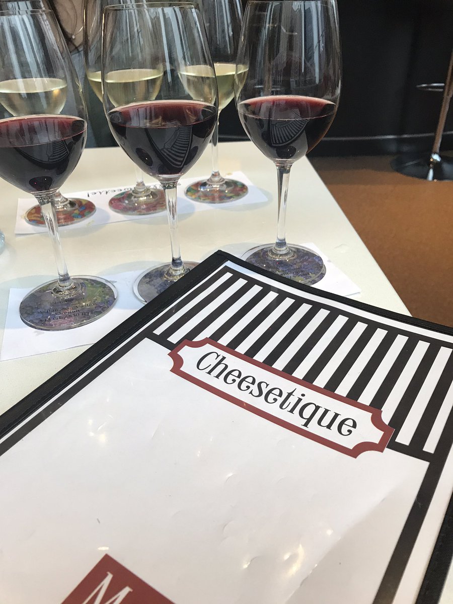 FoodieSplurge's tweet photo. We had such a fabulous time at @Cheesetique Everything was delicious! #goodeats #foodie #Splurge #wine #cheese #happyhour #arlington https://t.co/d0EKRHEdTo