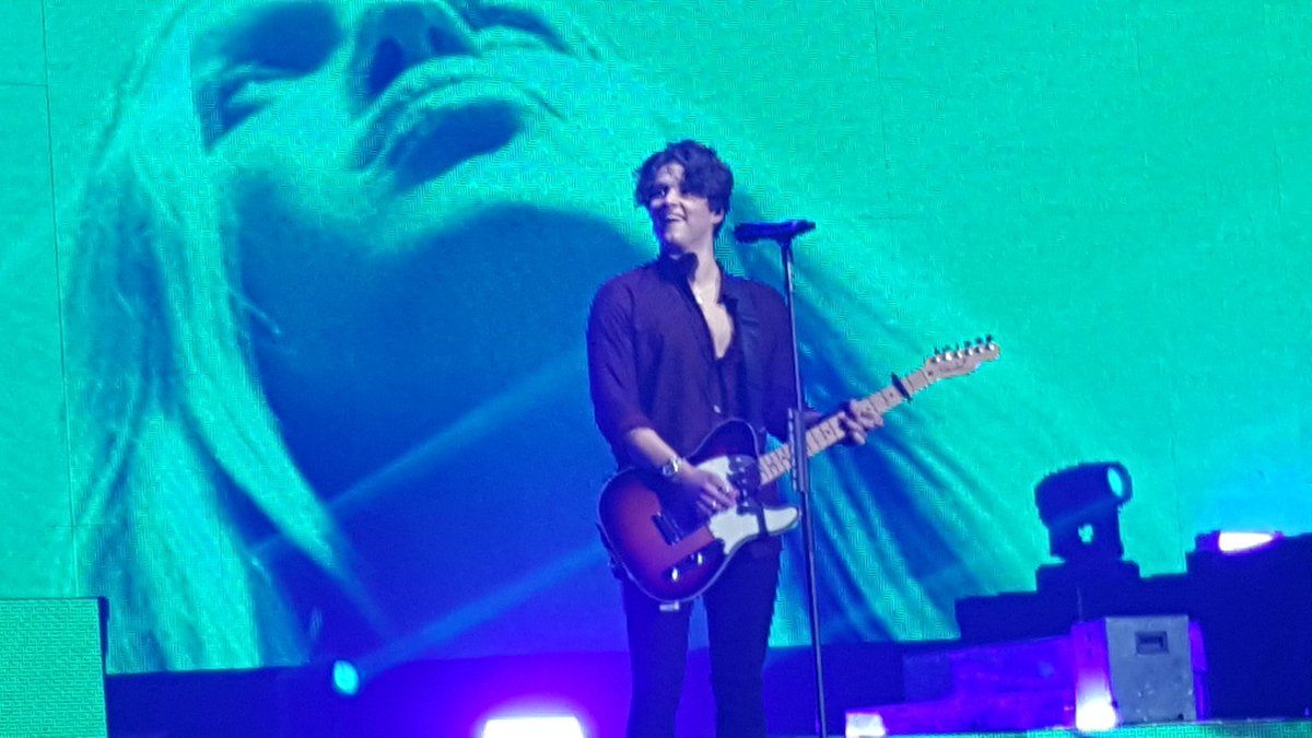 EnrouteForever's tweet photo. Happy birthday to this beautiful human! @TheVampsBrad I wish you the best, hope you have an amazing day, lovely 😘❤ #BirthdayWishes xox https://t.co/6QsuHZJedX