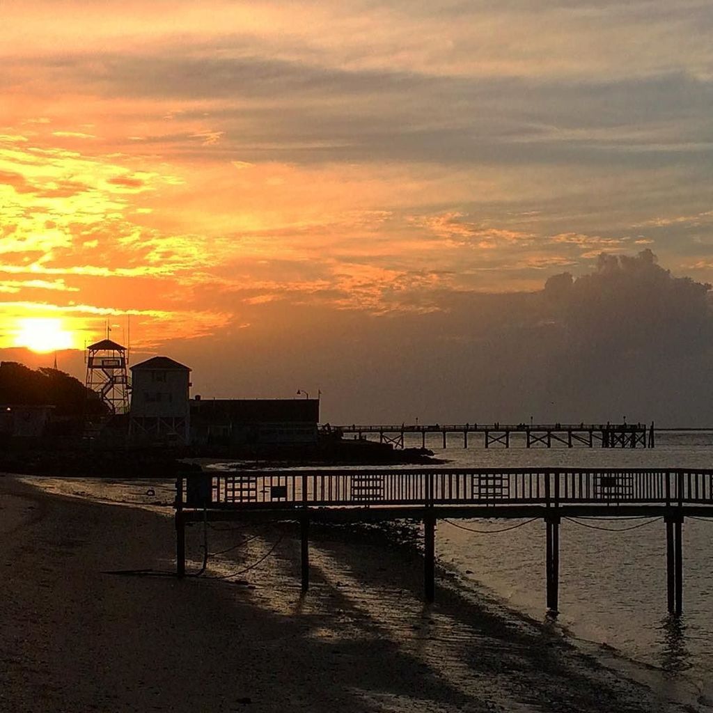 kenworley's tweet photo. The sun rising over the pilot tower this morning . #sunrise #southportnc #saltlife https://t.co/tuDHVSutZx