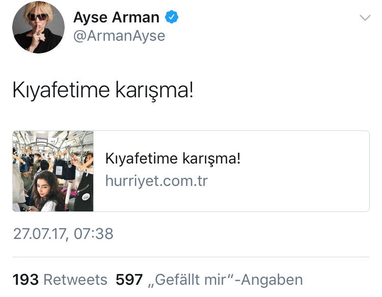alqudsishome's tweet photo. "Zulmün adı haşema" diye bir köşe yazısı yazan Ayşe Arman "Kıyafetime karışma" diye twit atıyor. 

Samimiyetsizlikten gebereceksin be. https://t.co/vSpo9oF36O