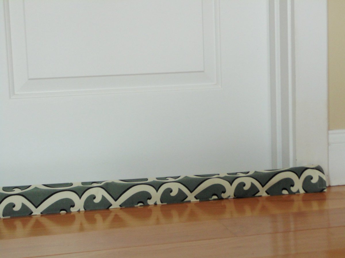 NancyEllenSt's tweet photo. Door draft dodger, unfilled door snake, energy saver, sage green black, h… https://t.co/8xAXrdUXg9 #Etsy #DraftGuard https://t.co/0UD2aWZwBf
