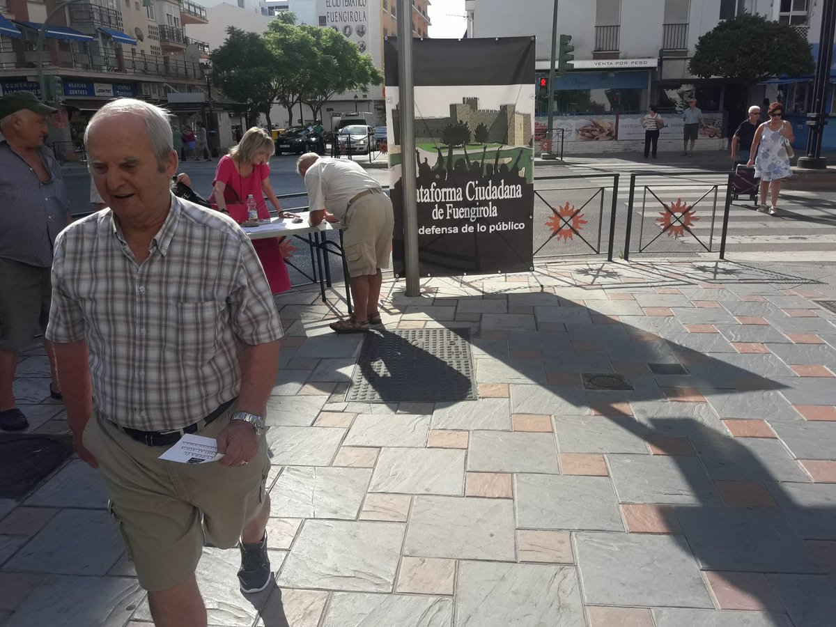 plataformafuen's tweet photo. Hoy 28 de julio, hemos estado en los arcos de la Avenida de Mijas.
Seguimos por #Fuengirola ,explicando lo que sucede con el del agua. https://t.co/k1iAkOfrGh
