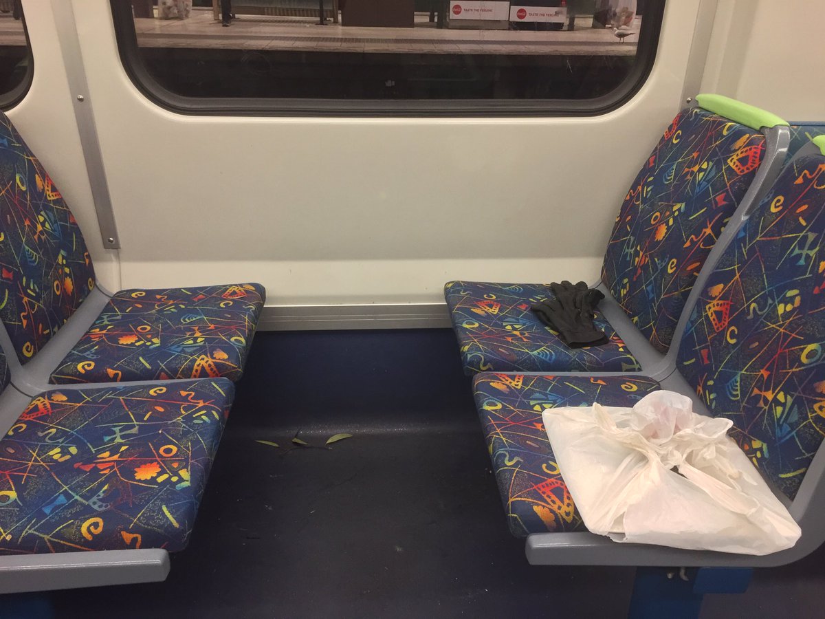 speculative27's tweet image. What has transpired here? #livetrain #tweetsfromyourtrain