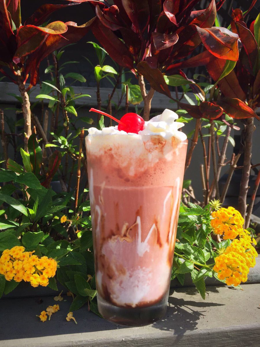summer treats are simply the best🍦check our our neapolitan shake made with our craft soda 😍 | #ilovede