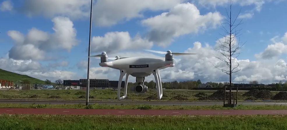 BNIPuccini's tweet photo. Wilt u een luchtfoto of video laten maken?
Dat kan gemakkelijk met een drone! .
Ons lid @FilmPloegBveld is gecertificeerd dronevlieger. https://t.co/IRBe6HjETx