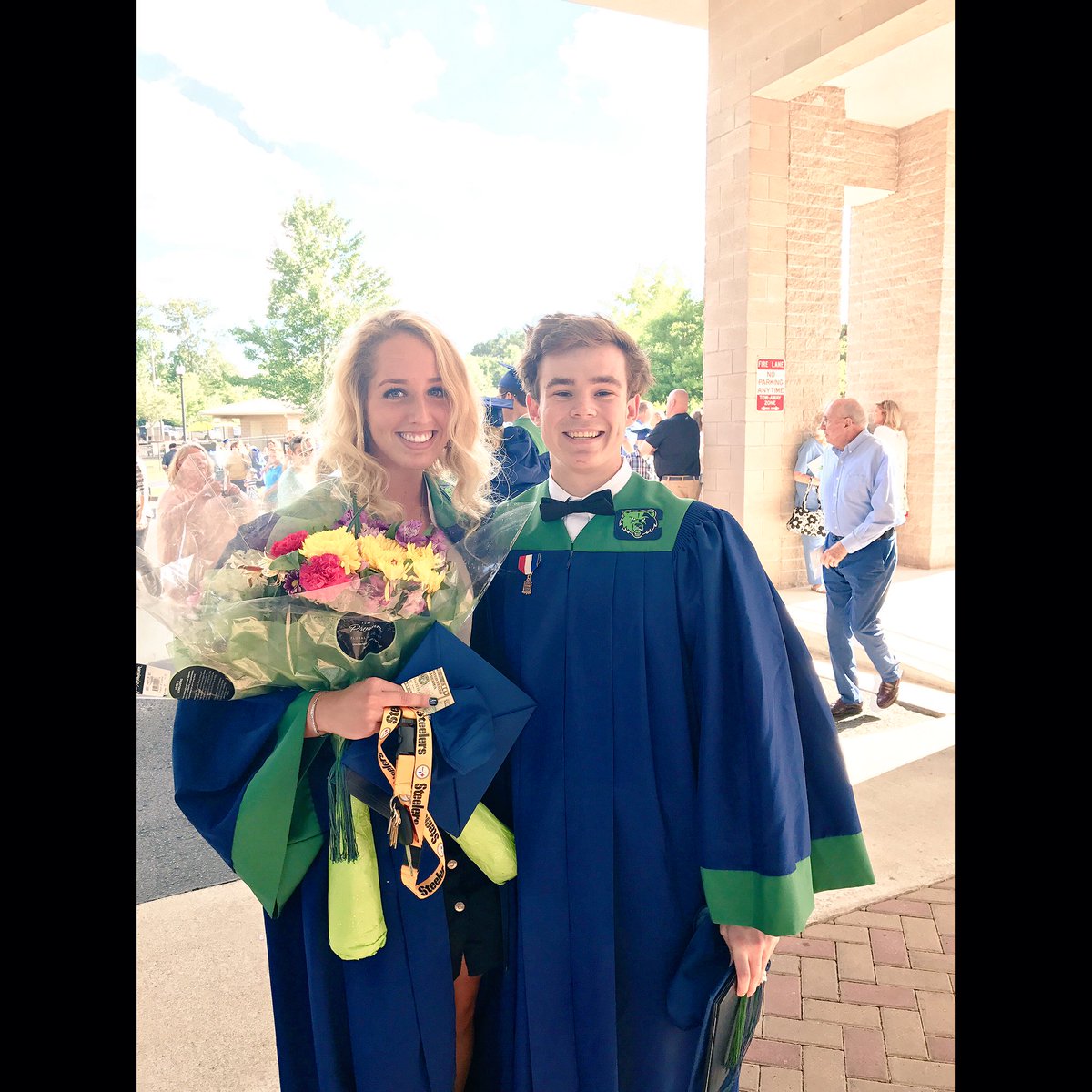 jenniffeeerrrr's tweet photo. Big Hbd to this lil ray of sunshine , wishing you the very best on your big day 😋🎊🎉🎁 #chacsboi #buglyfe https://t.co/3KVgNQIgPA