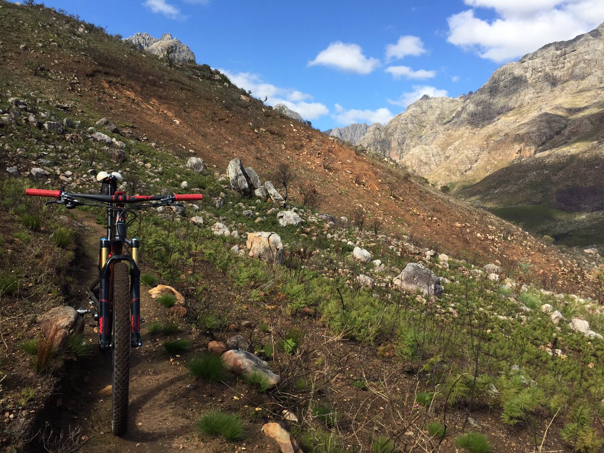 RockyMountainZA's tweet photo. Let the weekend begin. #enduro #rockymountain #element #mtb #rockymountainbicycles #outdoors | 📷 @rockymountain_za https://t.co/pHhRKG74Pf