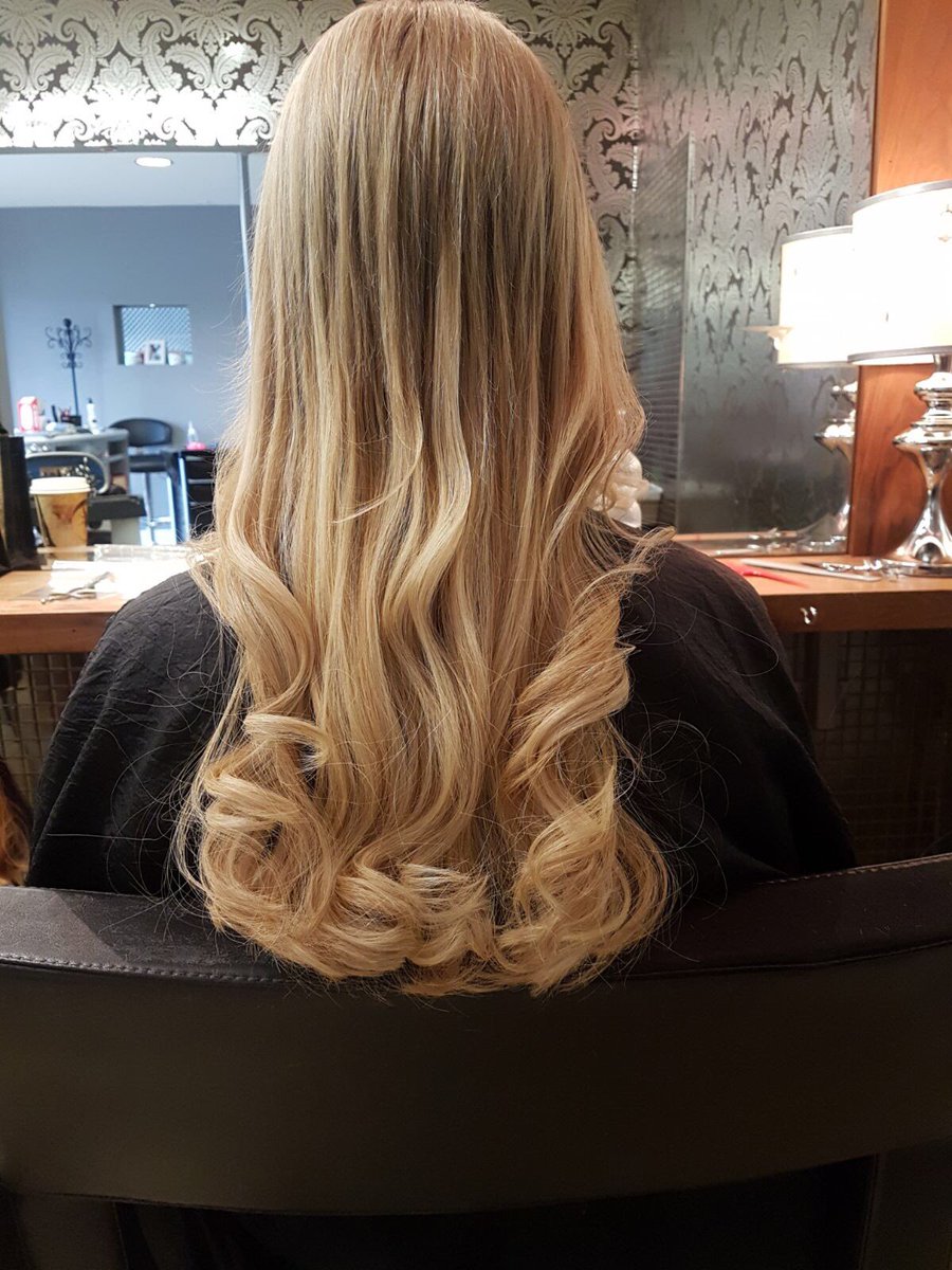 GLextentions's tweet photo. Stunning 3/4 head of Great Lengths applied by Shauna. Call in 4 a free consultation and hear our amazing special offers for the month of Aug https://t.co/24SqKVi24g