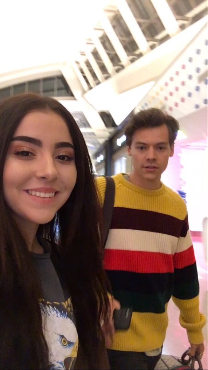 mywastedangel's tweet photo. IM LIVING, LOOK HOW GOOD HE LOOKS https://t.co/Roc1C7jdRp