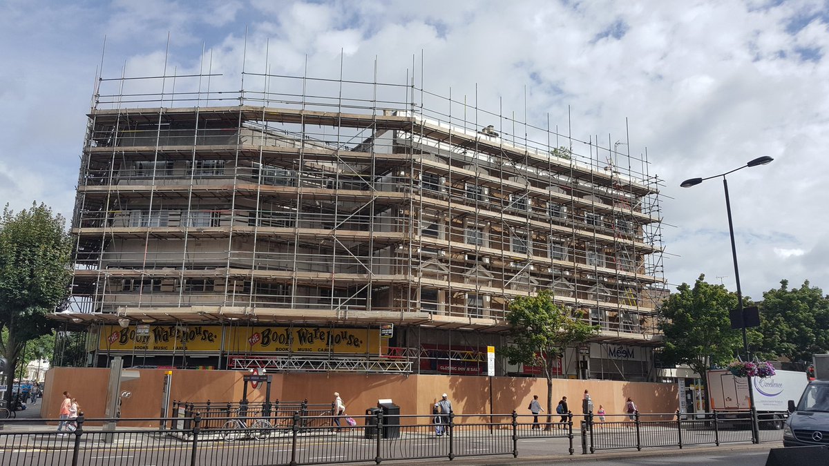 bigdalparky's tweet photo. New project started Notting hill gate.
#teammasonbell #luxxdevelopments  #masonbell #london @Masonbellscaff https://t.co/htNgpuzKEO