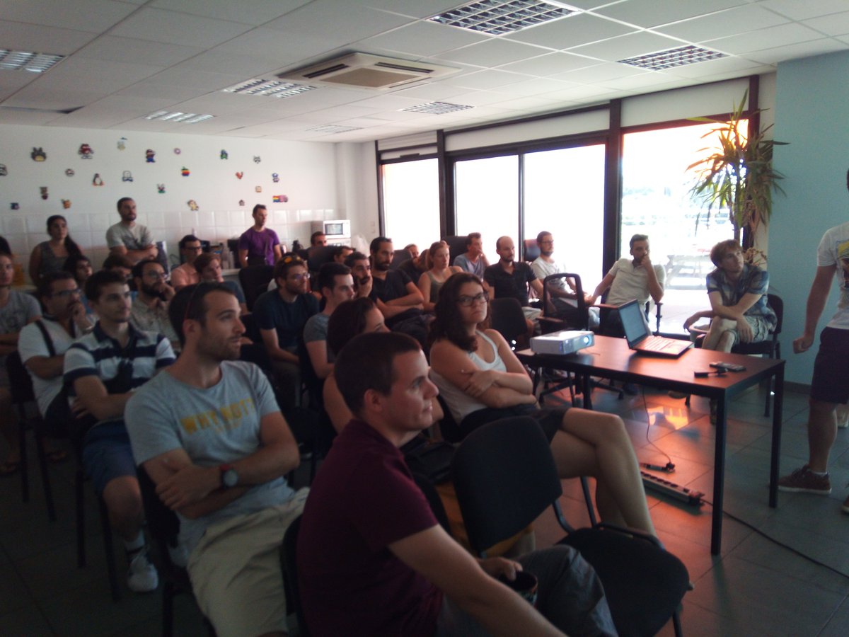 ItSaucisse's tweet photo. Merci @TabMoLabs pour ce merveilleux @ItSaucisse sur le #deaplearning ! On a trop <3 https://t.co/rLBDVDWN8s