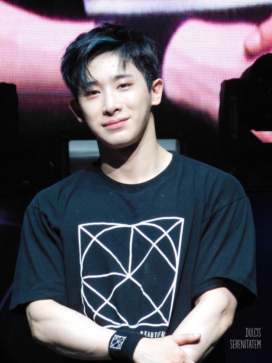 32324_071416's tweet photo. An actual angel 😇
-
@OfficialMonstaX #몬스타엑스 #MONSTA_X #WONHO #원호 #신호석 #BeautifulinAtlanta #MonstaXinATL #BeautifulintheUS #MonstaXintheUS https://t.co/UWjGm1HEPh