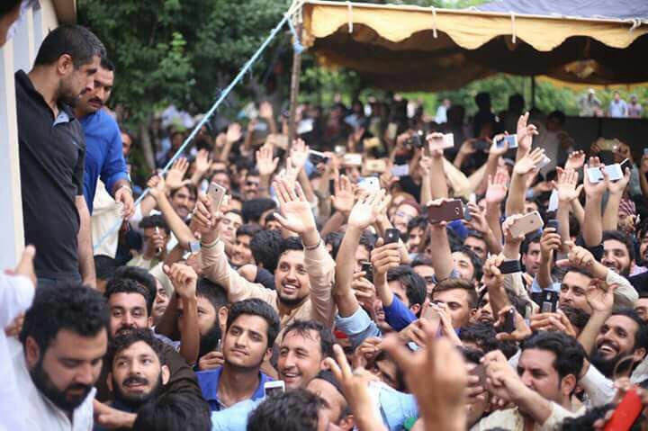 PTIofficial's tweet photo. Images from Bani Gala: Nawaz is Disqualified, Imran stands Vindicated, Justice Prevailed, Pakistani Nation Triumphed!

#AllahAlHaqHai https://t.co/Jj8bD1JNJk