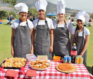 hecticnine9's tweet photo. What are some of the cool stuff🍭YOUR school would sell on a Market Day? Let us know using the hashtag #HecticStartUp 🎂🍰@SABC_2 @sabcchildren https://t.co/jnTi8Gyz7C