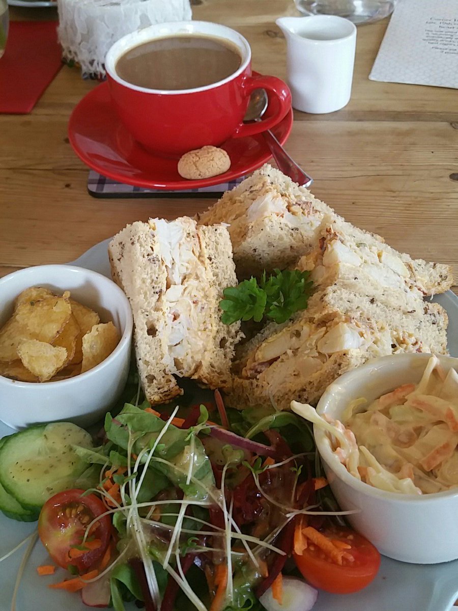 Daffodil01chase's tweet photo. @jdcnorden Funny you should say that Jd. Just stopped for a crab sandwich @thetearoom_ch 😋 https://t.co/yM0GjhHEm1
