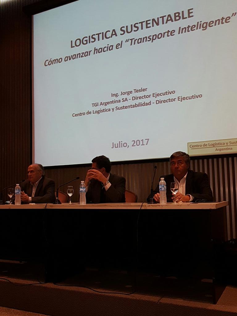 enapro's tweet photo. El Director del @CEPROsario @Nolasco en la apertura de la charla sobre #LogisticaSustentable https://t.co/kycxPMncx8