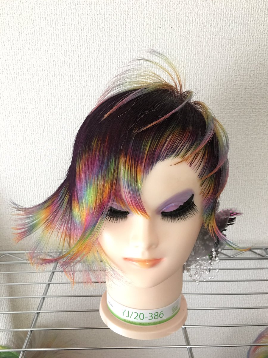 上地 優大 美容師 בטוויטר 第56回大阪府美容技術選手権大会 カット ブローの部で 準優勝を頂いた時の作品 見る角度で見え方が変わってくるプリズムを髪の毛で表現 グラデーションの繋がりで見え方が変わるから七色の魅せ方も１つではない こだわりはこちらにて