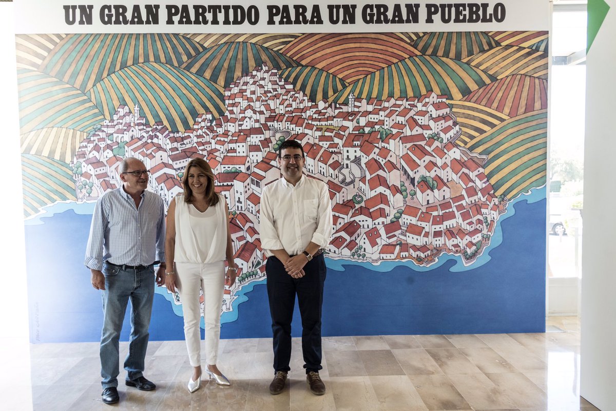 psoedeandalucia's tweet photo. Susana Díaz durante su visita a la exposición "Un gran partido para un gran pueblo" con motivo del 13° Congreso del PSOE de Andalucía. https://t.co/OZ1LdBy9cb