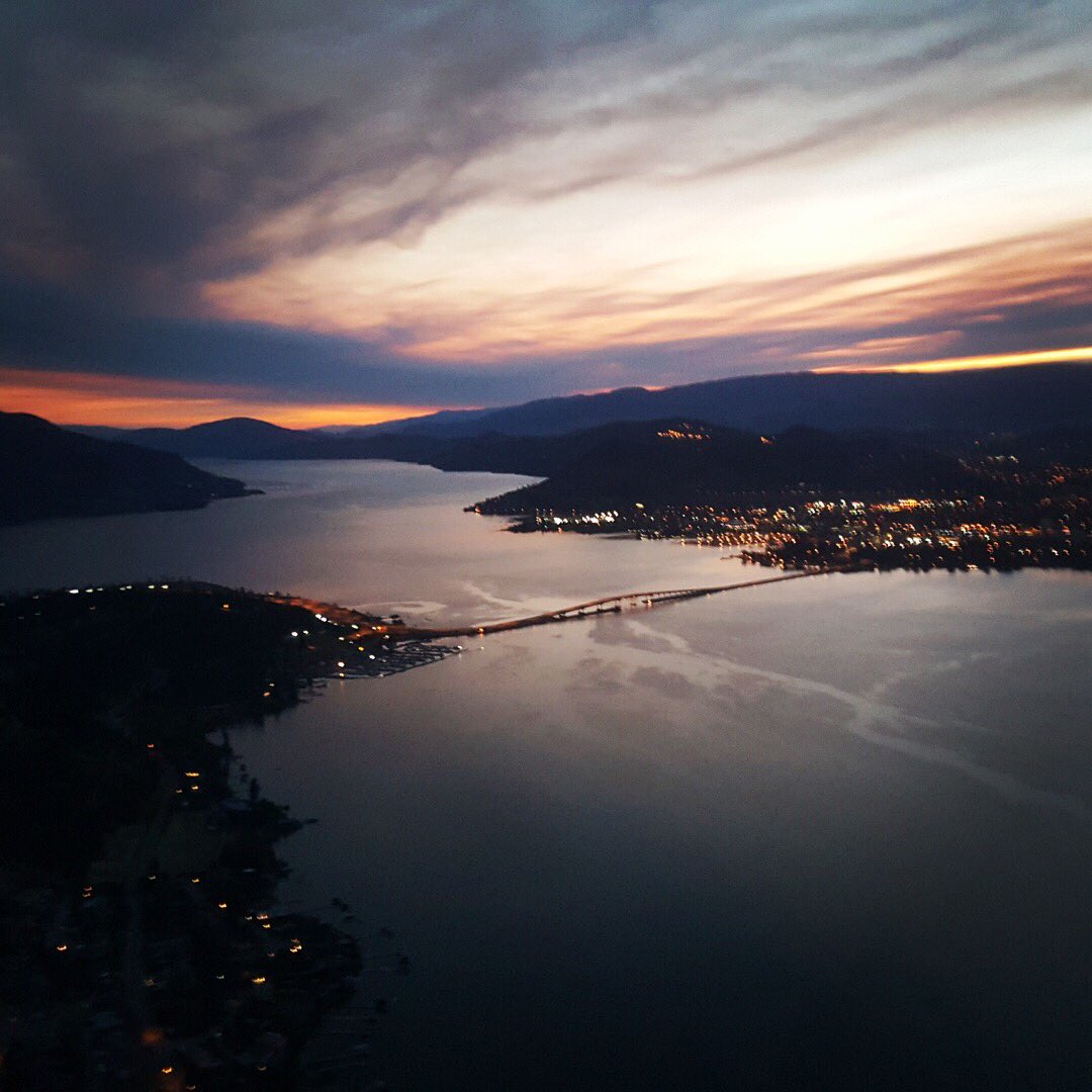 It's a beautiful sunrise in Kelowna this morning!
#sunrise #helitour #tourismkelowna #exploreBC