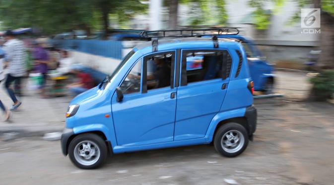 liputan6dotcom's tweet photo. Bajaj Qute Bisa Masuk Jalan Tol, Tapi Sopir Menolak https://t.co/03u0tEs6NQ https://t.co/oZtqYGF9wn