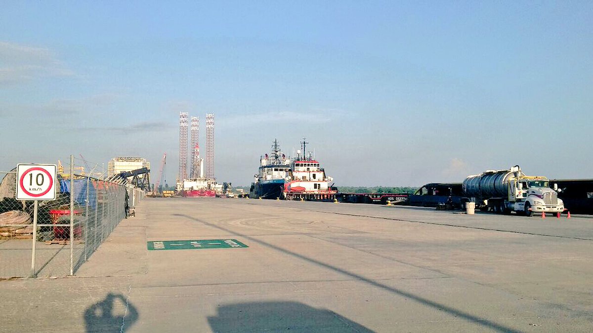 puerto_dosbocas's tweet photo. Iniciamos actividades con estas imágenes de la #TerminalDeUsosMultiples, #DosBocas #GerenciaDeOperaciones @maservinh1. #BuenViernes https://t.co/PH7yYp6foZ