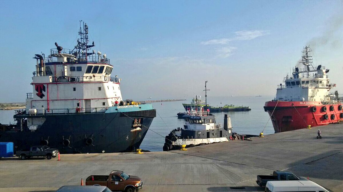 puerto_dosbocas's tweet photo. Iniciamos actividades con estas imágenes de la #TerminalDeUsosMultiples, #DosBocas #GerenciaDeOperaciones @maservinh1. #BuenViernes https://t.co/PH7yYp6foZ