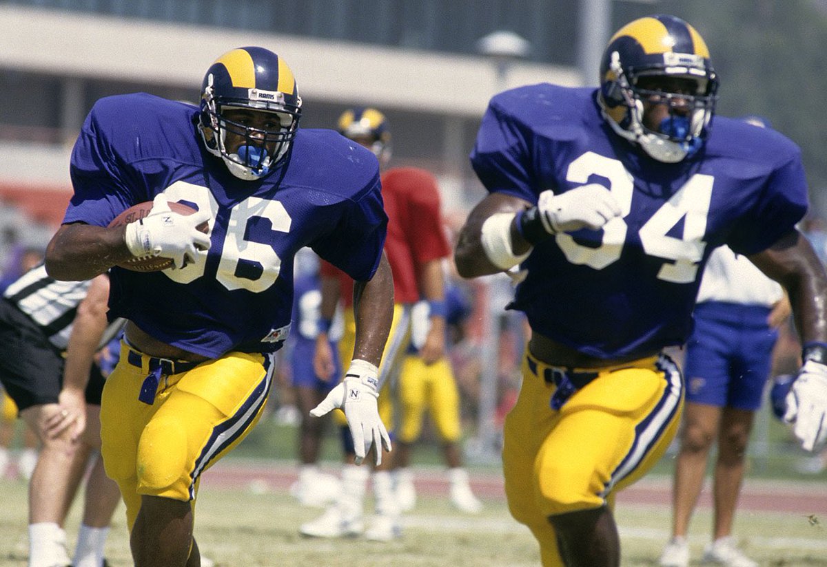 SoCalRamsBC's tweet image. @JeromeBettis36 &amp;amp; #TimLester at #RamsCamp in '93. (📷 Credit: @GettySport &amp;amp; @SInow) #SoCalRamsBoosterClub #FlashbackFriday #RAMS4LIFE
