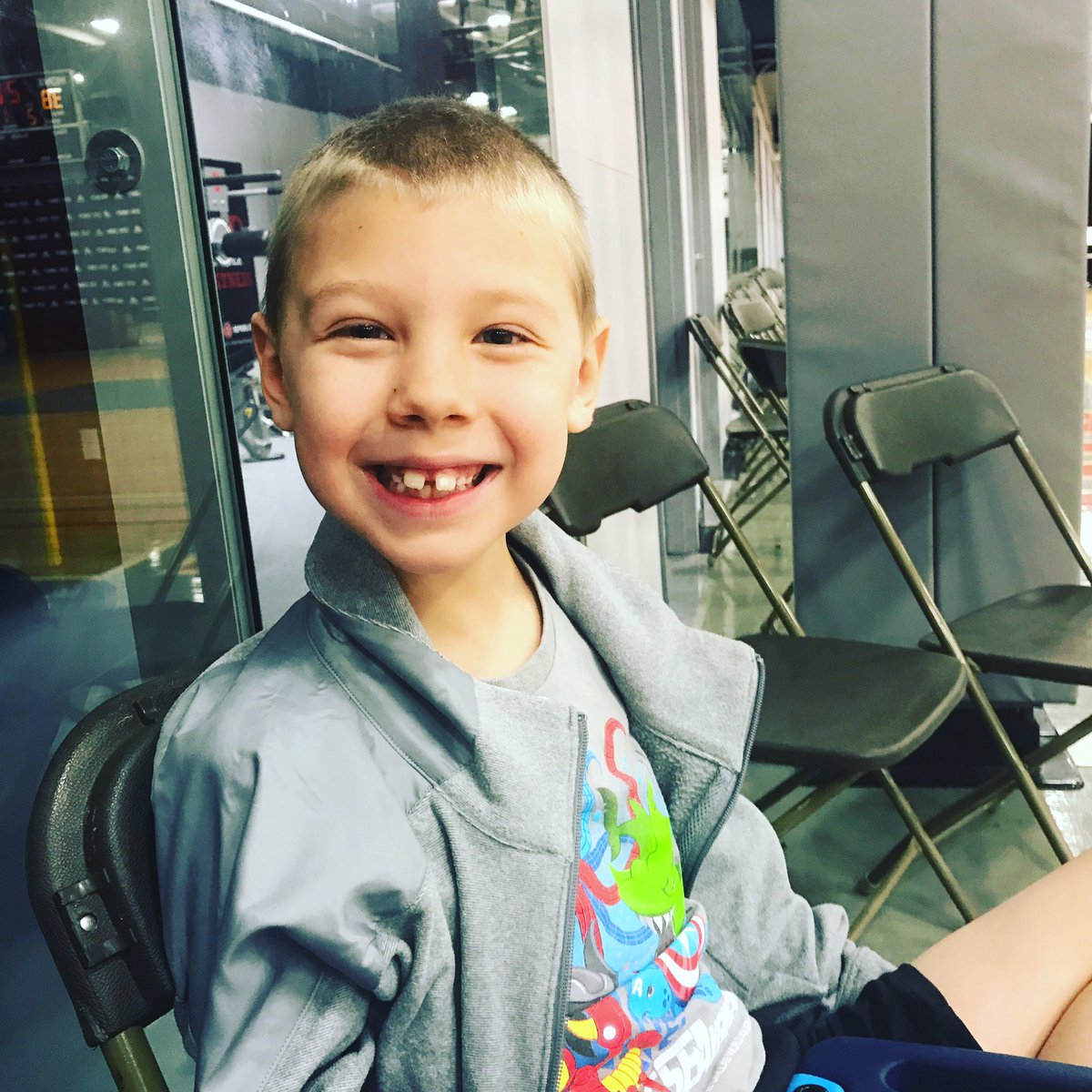heathervulin's tweet photo. I found the coolest 6yr old to help me out with Day 6️⃣ of #julyrecruiting. #HuntingforJaspers #Jack #coachmommy #playGREEN https://t.co/unVItZdQYh
