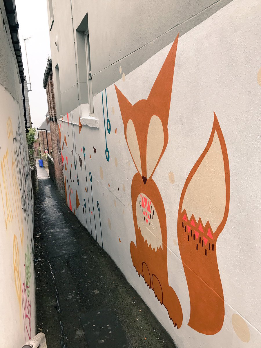 HallamshireHaus's tweet photo. Despite the rain 🌦
@ZoeGendersArt has been making more additions to ah'Ginnel!
#followtheprogress #streetartsheffield #sheffield https://t.co/1cnqgK4l2W