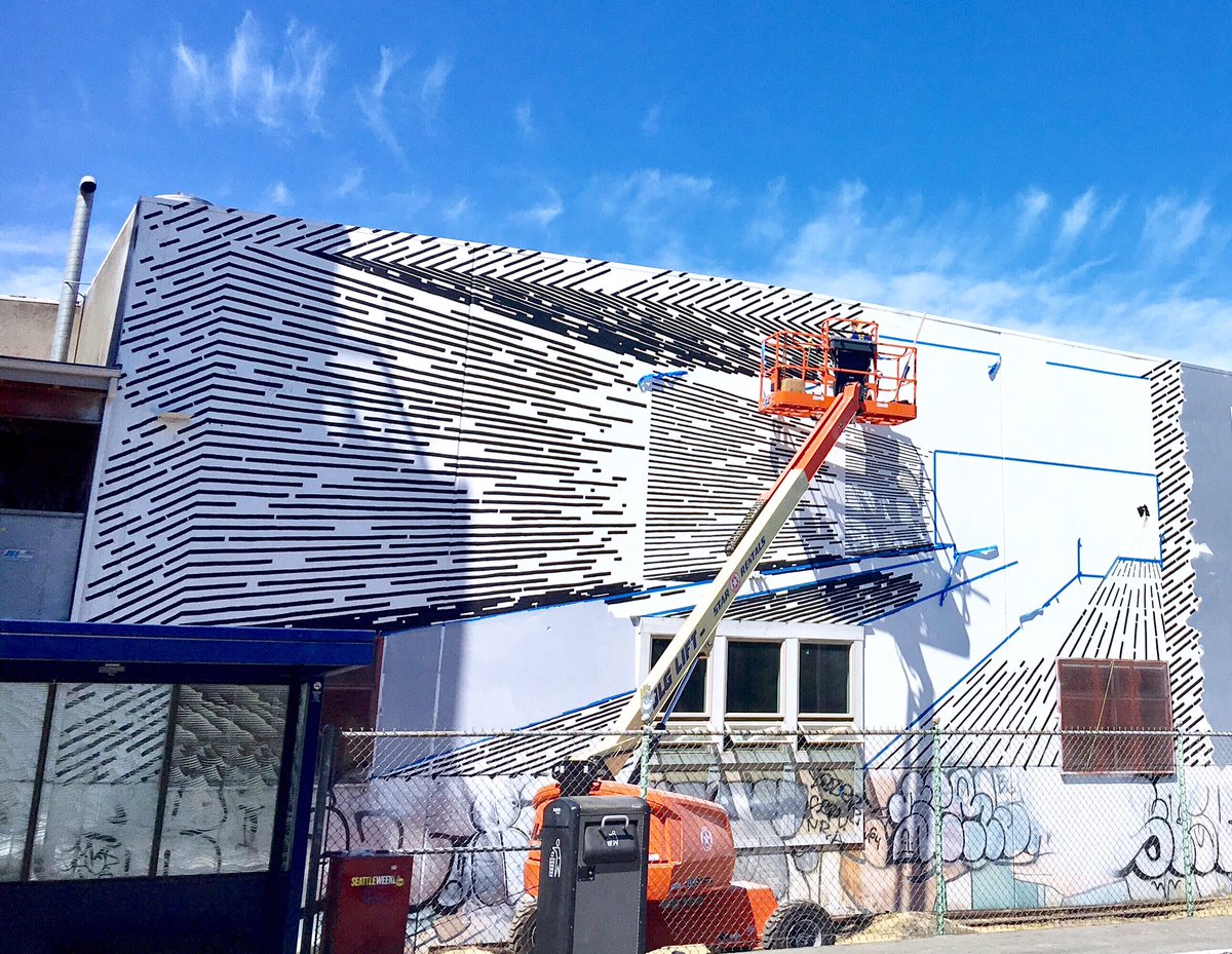 katyanngilmore's tweet photo. Currently: working on this wall in Seattle! First outdoor mural, having so much fun! https://t.co/cKDgbtOqLW