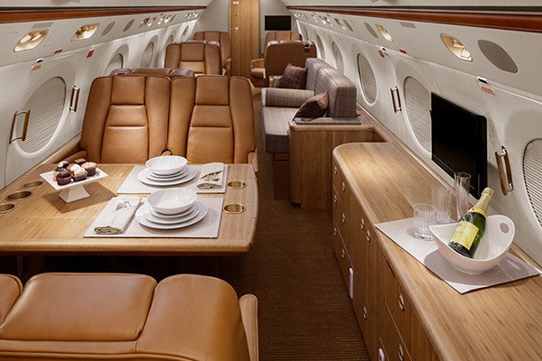 Meridian_Aero's tweet photo. Take a look at our 14 passenger, Gulfstream G550 (N474D). Great for long hauls with family and friends. #charterfleetfriday 🛬🛫 https://t.co/TEQhokYo9k