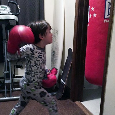 Dadding_us's tweet image. NEW: Ward off the dreaded dadbod with a small home gym setup, perfect for you and the kids bit.ly/2tKmaKd  #dads #workout #fitness