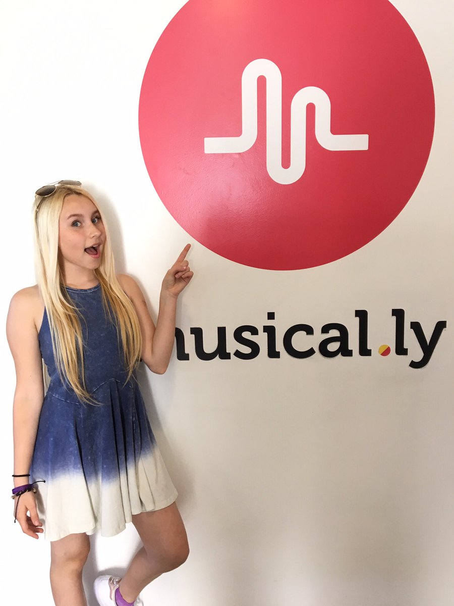 VivianHicks's tweet photo. Tysm @musicallyapp for having me #musicallyapp @VeriApp #veri #la #hq @MuserMovement https://t.co/T812v118yA