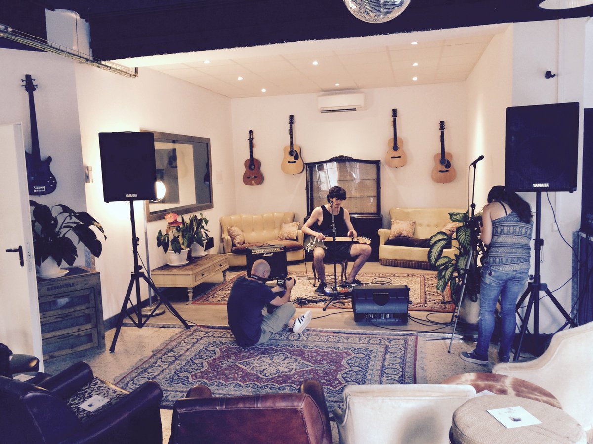 KarpaRecords's tweet photo. Ready to go! @gkazzmusic Helium single launch @lasextabajaunlocked #barcelona #music #launch #karpa #records @janesilvermusic @btujaka https://t.co/3zeWKQcqxg