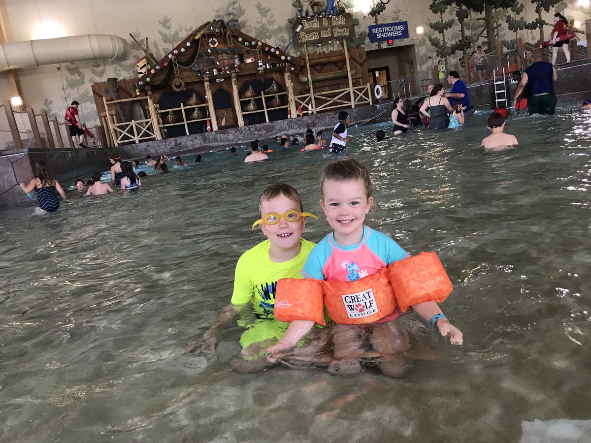 AdamPCoulter's tweet photo. Good times at @GreatWolfLodge! #GWLSummerlife https://t.co/lFfW64PdYQ