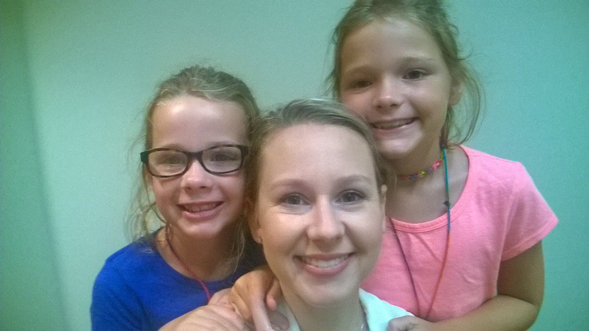 GaylaBecker3's tweet photo. @Engage_CXO Selfies in Evansville!    Emilee and her girls! https://t.co/Cr2uKKZESs